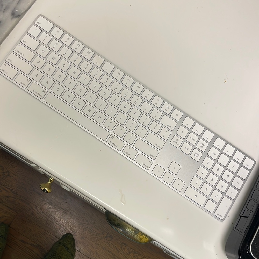 Apple wireless keyboard